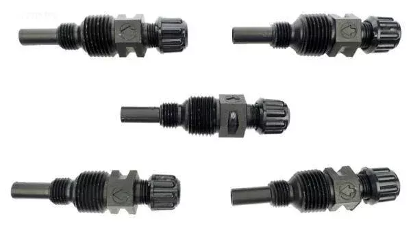 INJECTION FITTING W/NUT.